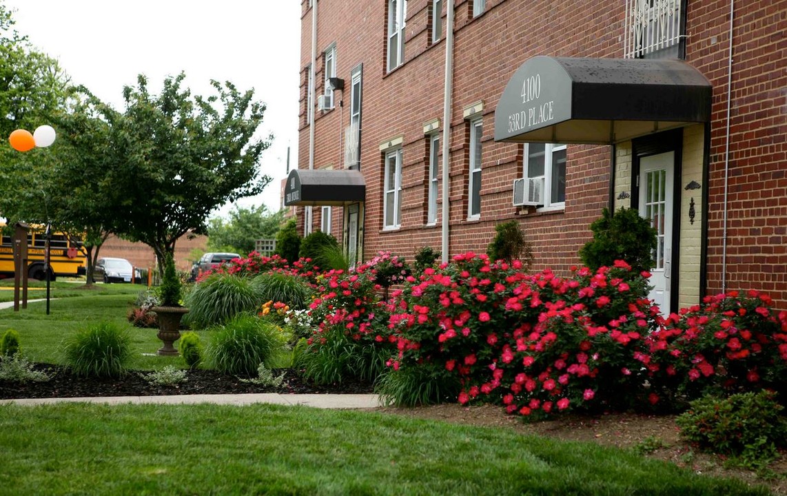 Hillcrest Village Apartments in Bladensburg, MD - Building Photo