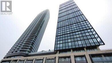 575 Bloor St E in Toronto, ON - Building Photo - Building Photo