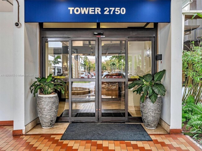 2750 NE 183rd St in Aventura, FL - Building Photo - Building Photo