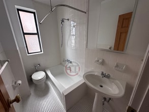 2860 Buhre Ave in Bronx, NY - Building Photo - Building Photo