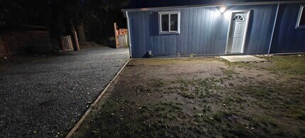 15010 26th Ave NE, Unit MIL in Shoreline, WA - Foto de edificio - Building Photo