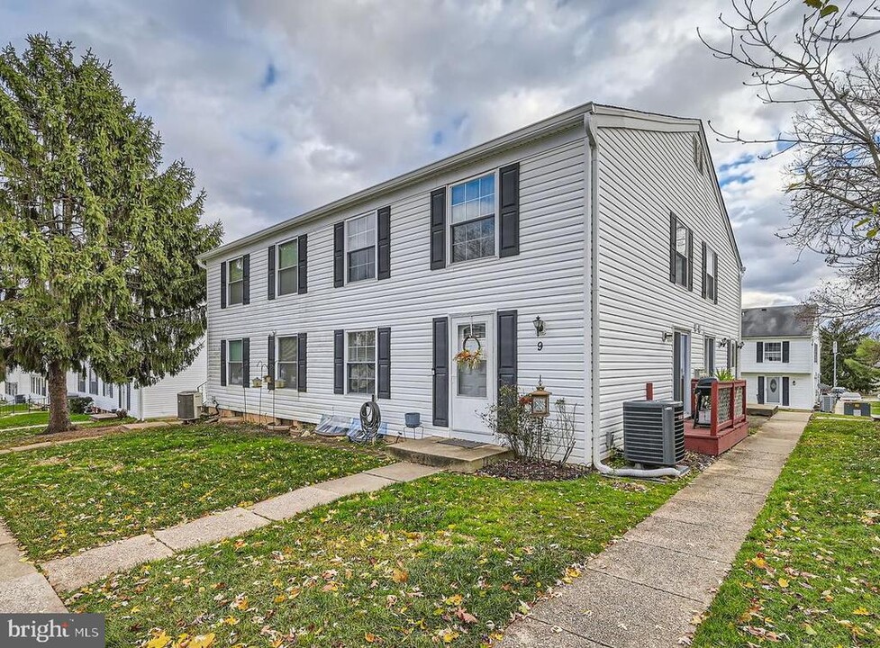 9 Fox Run Ct in Reisterstown, MD - Building Photo