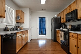 213 Sidney Lanier Ave in Athens, GA - Building Photo - Building Photo