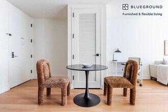 130 Hope St, Unit FL5-ID2205 in Brooklyn, NY - Foto de edificio - Building Photo