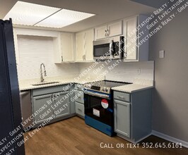 137 SE 13th Ave in Ocala, FL - Building Photo - Building Photo