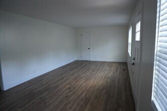 2128 Sharondale Dr in Nashville, TN - Building Photo - Building Photo