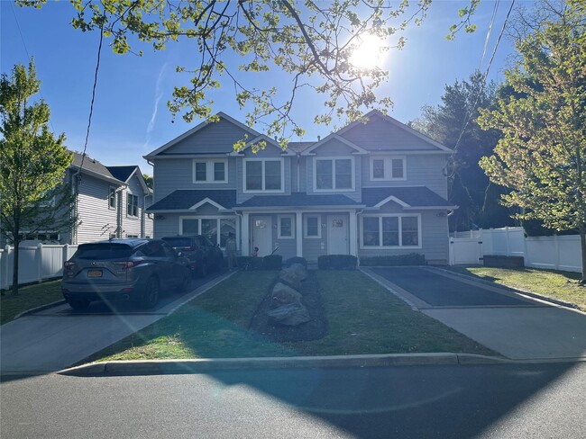 property at 17 Dunes Ln