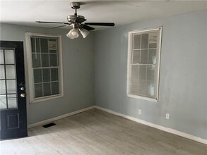 3363 Lake Valley Rd NW in Atlanta, GA - Building Photo - Building Photo