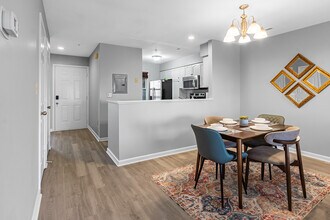 Room in Condo on J M Keynes Dr in Charlotte, NC - Building Photo - Building Photo