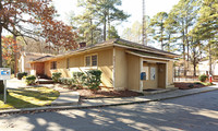 Lakewood Village Condominiums in Columbia, SC - Foto de edificio - Building Photo