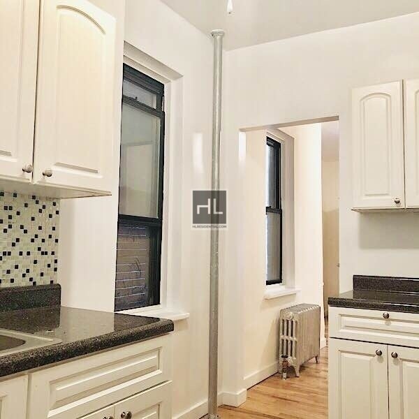451 W 36th St-Unit -3A in New York, NY - Building Photo