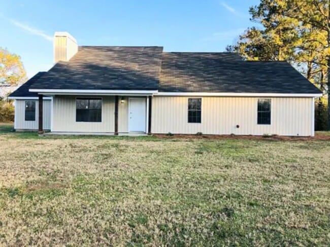 151 Atchison Rd in Hope Hull, AL - Foto de edificio - Building Photo