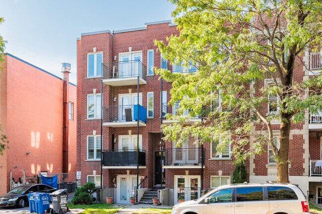 2040 Décarie Boul in Montréal, QC - Building Photo - Building Photo