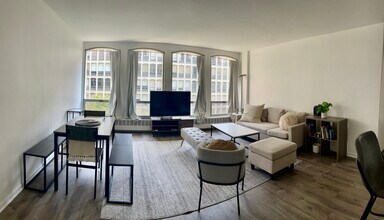 1451 E 55th St in Chicago, IL - Building Photo - Building Photo