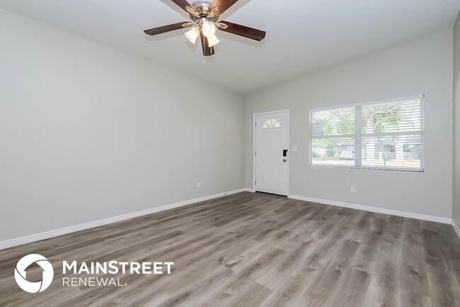 358 Wertz Dr in Largo, FL - Foto de edificio - Building Photo