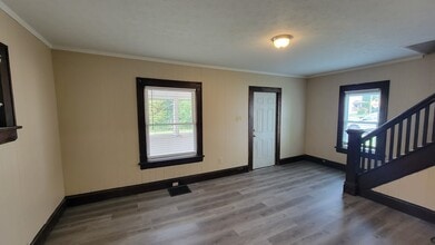 1385 Hart St in Akron, OH - Building Photo - Building Photo