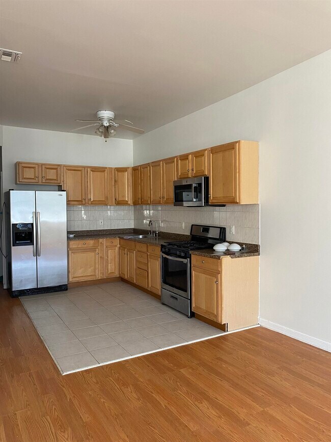 106 Ocean Ave in Jersey City, NJ - Building Photo - Building Photo