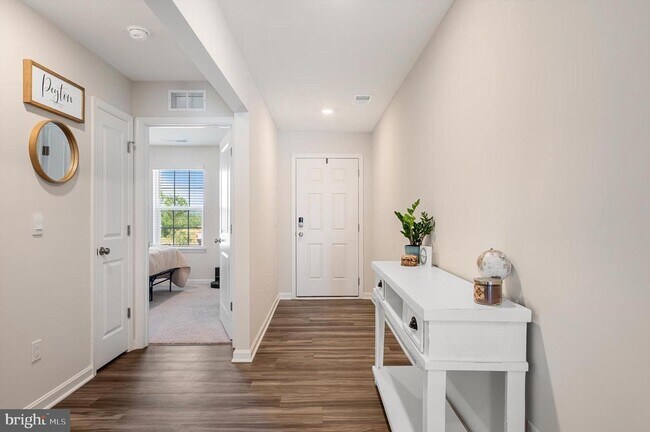 171 Centergate Dr in Charles Town, WV - Building Photo - Building Photo