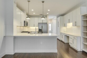 2801 Dulce Ln in Austin, TX - Building Photo - Building Photo
