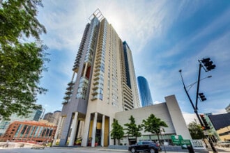 737 W Washington Blvd, Unit 1804 in Chicago, IL - Building Photo - Building Photo