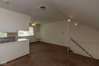 811 Riverside Dr in Greenwood, IN - Foto de edificio - Building Photo