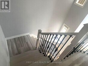 35 W Normandy Dr in Markham, ON - Building Photo - Building Photo