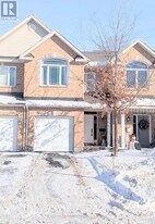 210 Talltree Crescent in Ottawa, ON - Building Photo