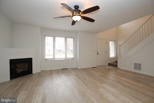 117 Lakeside Dr in Lewes, DE - Building Photo