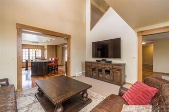 4404 S Yellowstone Ln in Sioux Falls, SD - Building Photo - Building Photo