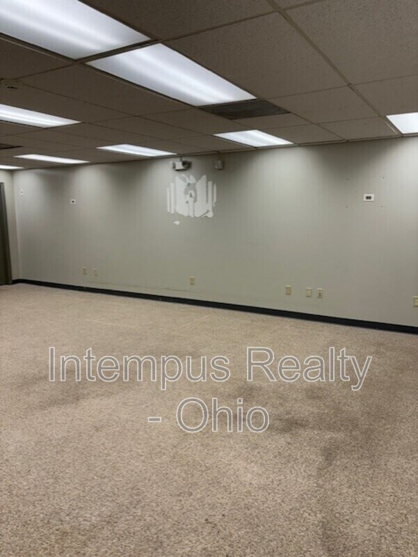 80 Elm St in Struthers, OH - Building Photo - Building Photo