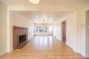 714 Villa St in Elgin, IL - Building Photo