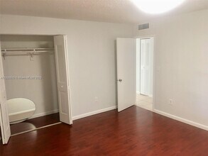9970 SW 88th St in Miami, FL - Building Photo - Building Photo