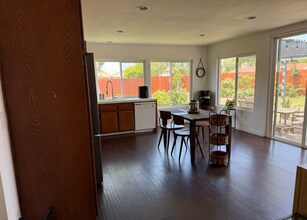 7708 Embry Ct in San Diego, CA - Building Photo - Building Photo