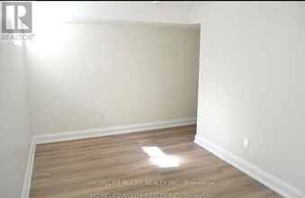 188 Parkside Dr in Hamilton, ON - Building Photo - Building Photo