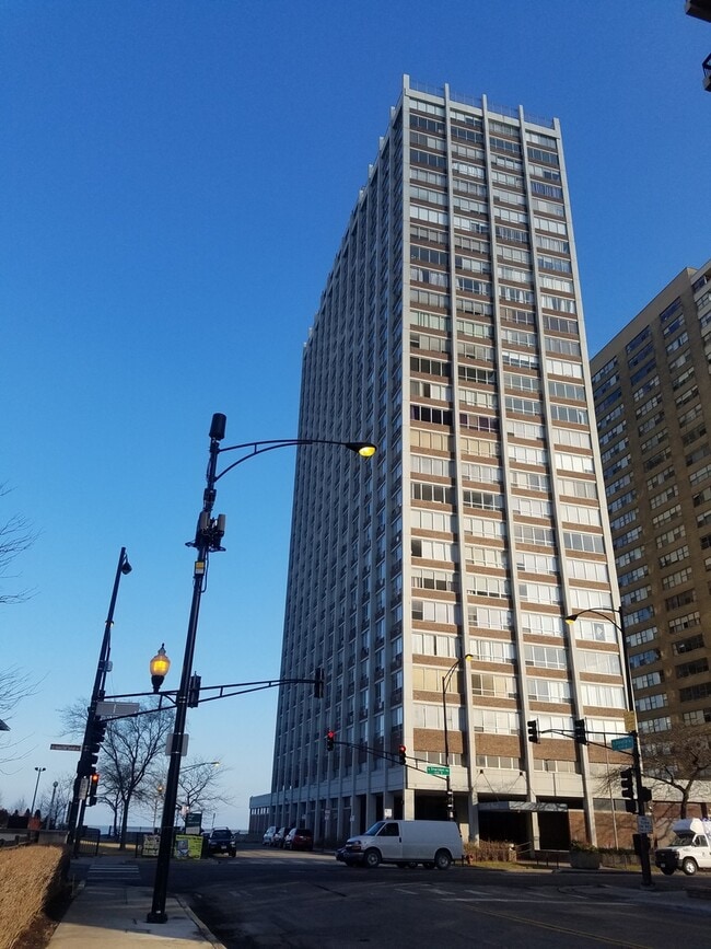 property at 6171 N Sheridan Rd