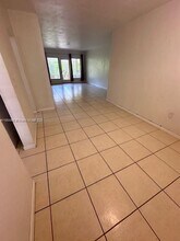 30-30 Park Dr in Bal Harbour, FL - Building Photo - Building Photo