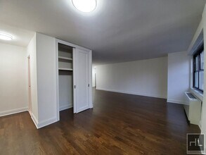 E 16 ST in New York, NY - Building Photo - Building Photo