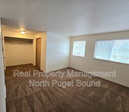 8326 Henning Dr in Stanwood, WA - Building Photo - Building Photo