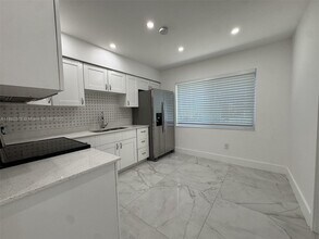 1431-1433 N 14th Way in Hollywood, FL - Building Photo - Building Photo