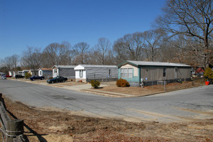Delsea Woods Mobile Home Park in Vineland, NJ - Building Photo
