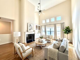 8638 Meadowcroft Dr in Houston, TX - Building Photo