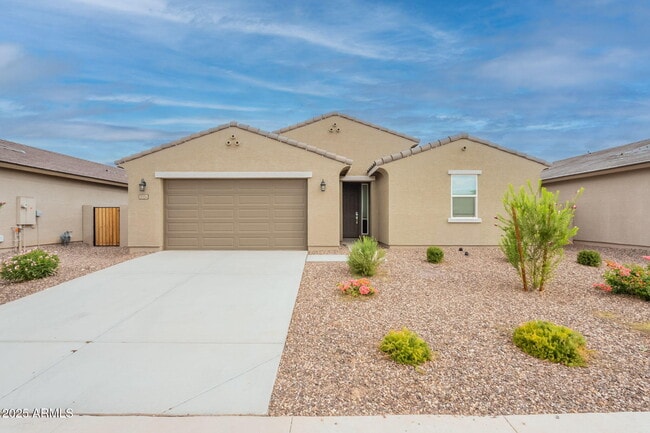 3104 Bee Trl in San Tan Valley, AZ - Building Photo - Building Photo