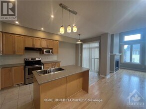 914 Fletcher Cir in Ottawa, ON - Building Photo - Building Photo