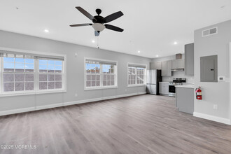 245 Parker Ave in Manasquan, NJ - Building Photo - Building Photo