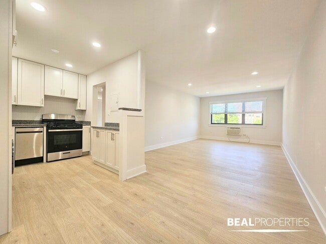 property at 696 Elm Pl