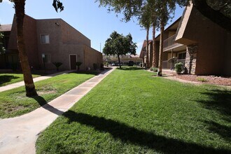 5081 RIVER GLEN Dr in Las Vegas, NV - Building Photo - Building Photo