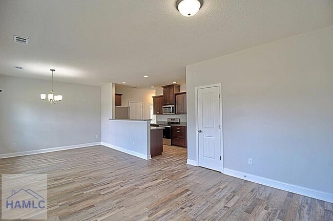 741 Meloney Dr in Hinesville, GA - Foto de edificio - Building Photo