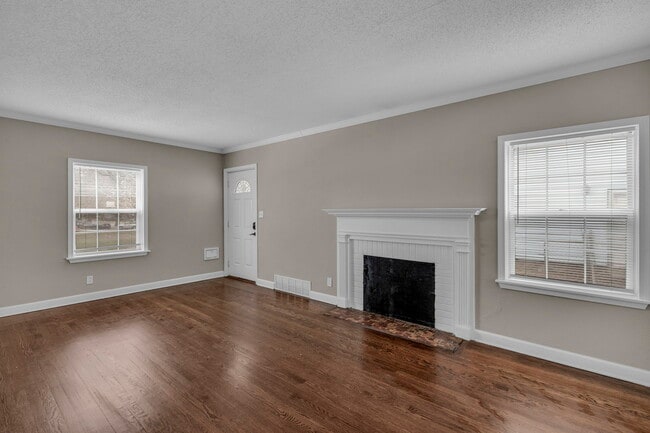 6428 Agnes Ave in Kansas City, MO - Foto de edificio - Building Photo