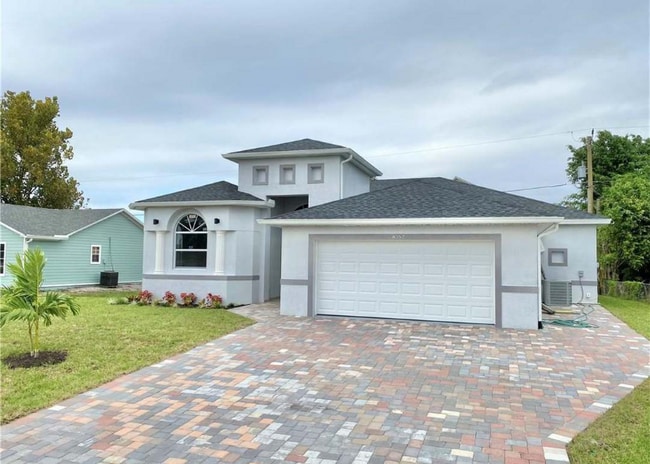 8357 Tahiti Rd in Ft. Myers, FL - Building Photo - Building Photo