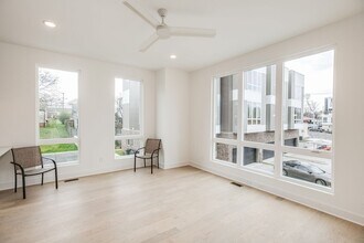 2106 24th Ave N, Unit H in Nashville, TN - Building Photo - Building Photo